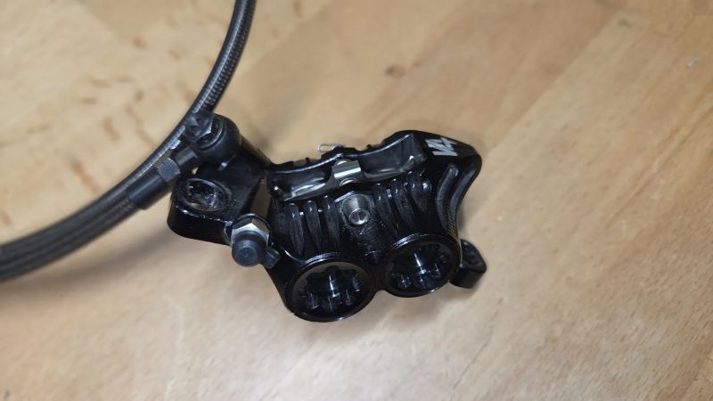 Prodám páky Hope Tech 3 + třmeny new V4 + hadice Goodridge carbon