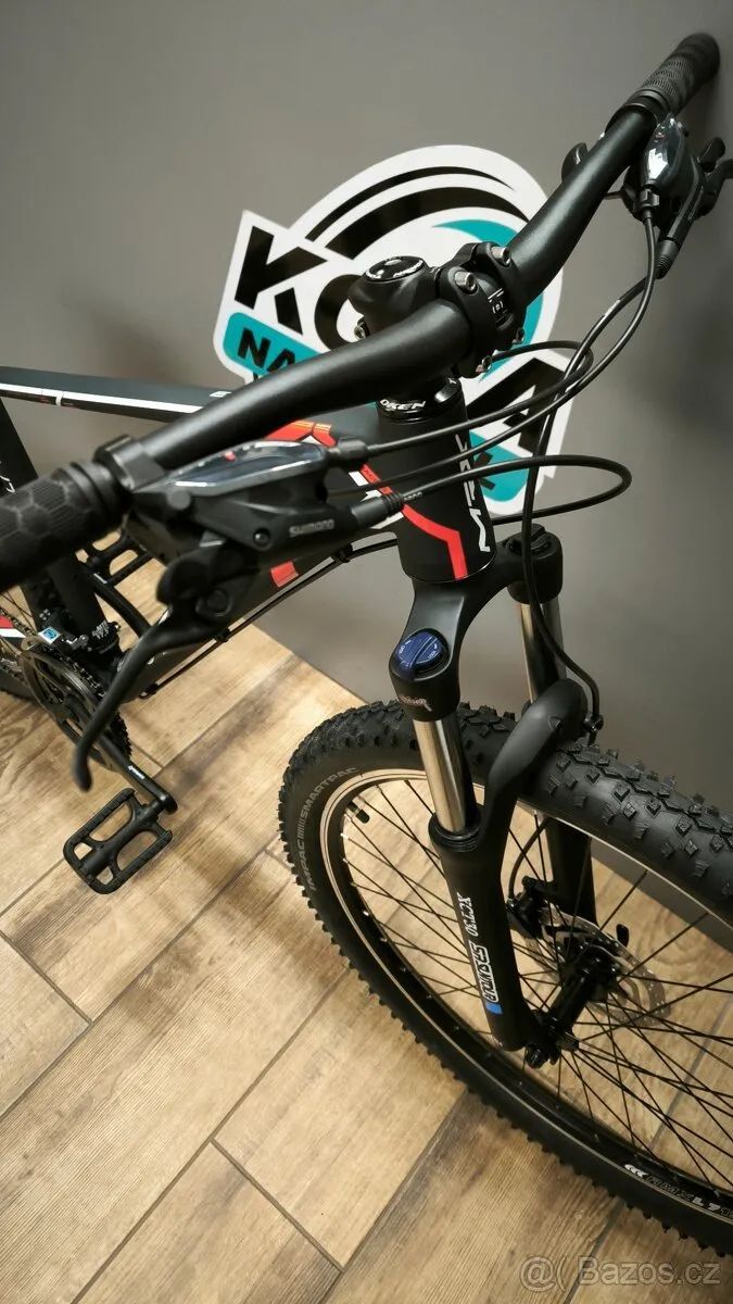 MRX 27,5" M 2025 šedo/červeno/bilé