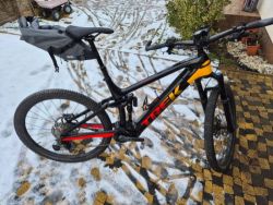 Trek RAIL 9.8 XT - NOIR / ROUGE FADE 