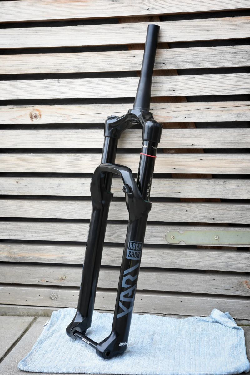 Vidlice 29” Rock Shox Yari/Lyrik Charger 2.1 RC2 130 mm „Upgrade SKF“