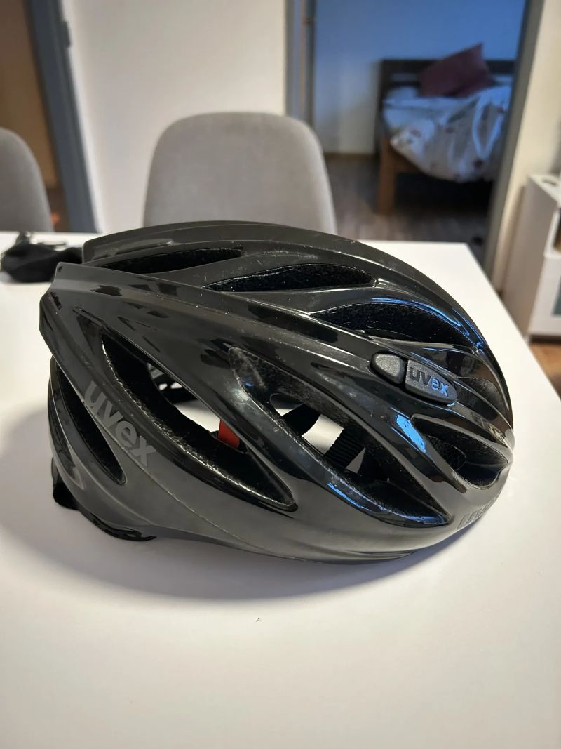 Uvex Boss Race přilba