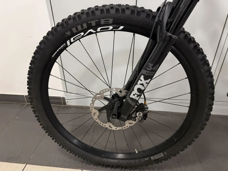 Specialized Stumpjumper Comp Alloy 29 – vel. L – 12s – upgrade brzdy – top stav