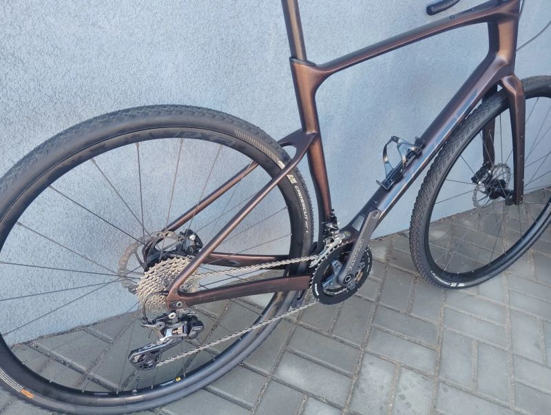 Giant Revolt Advanced L