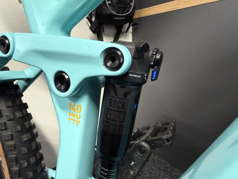 CUBE Stereo Hybrid 140HPC RACE 750 vel.M 2023 KARBON