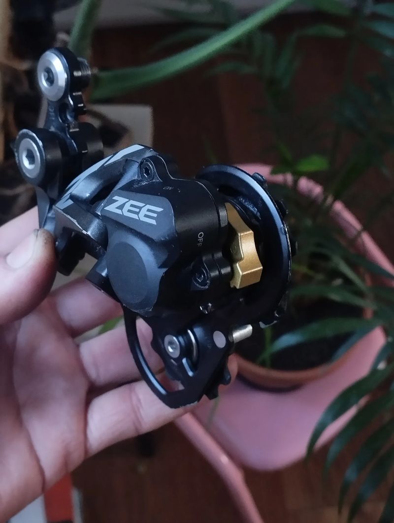 Shimano ZEE Rd-M640