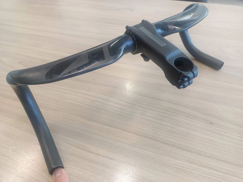 Prodám karbonová silniční řidítka Zipp Drop SL70 Aerodynamic, šíře 420mm