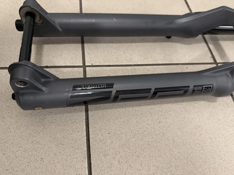  Prodám RockShox ZEB Ultimate Charger 3 RC2 160 mm (Boost 15×110, 29′′)