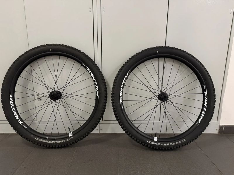 Zapletená kola Funn Fantom AM40 29” Boost + Schwalbe Albert Trail + Tannus Armour