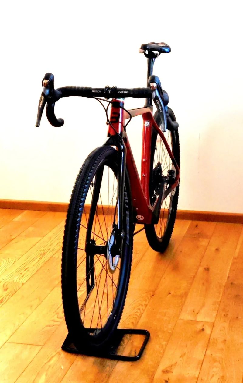 Prodám gravel karbonové kolo Basso Palta. Velikost S