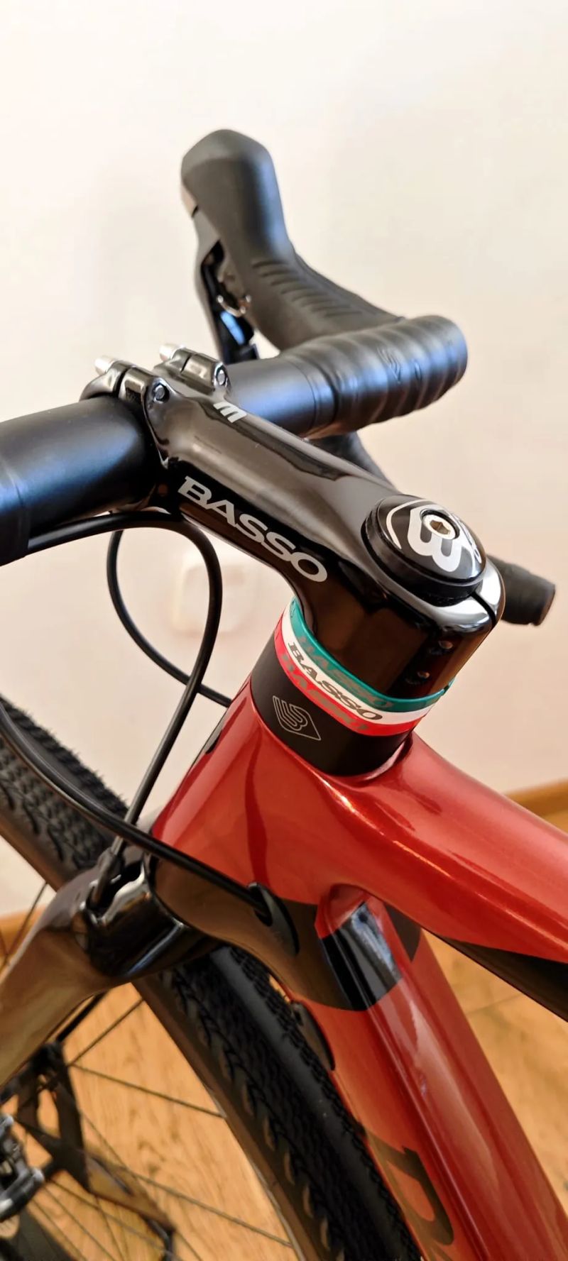 Prodám gravel karbonové kolo Basso Palta. Velikost S