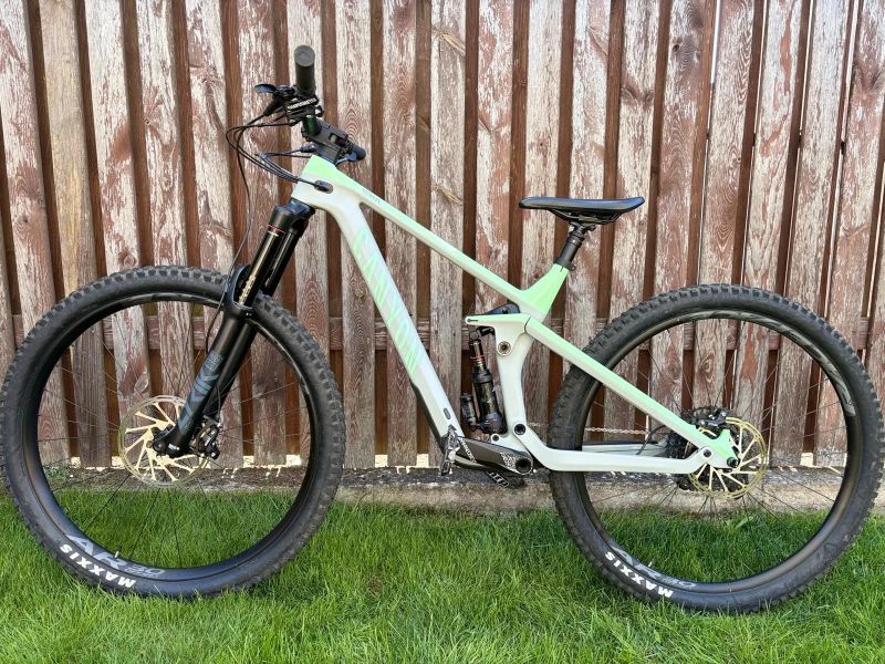 Canyon Strive CF 7 (M) Barva: X-Ray
