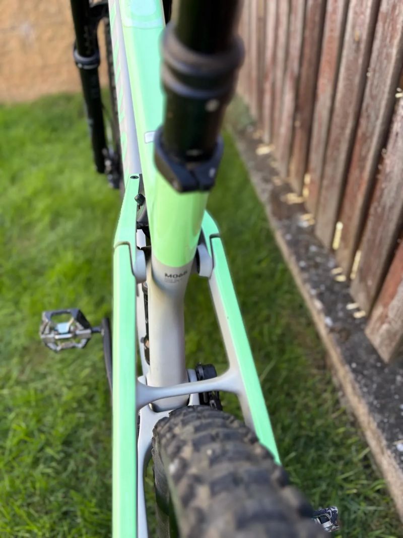 Canyon Strive CF 7 (M) Barva: X-Ray