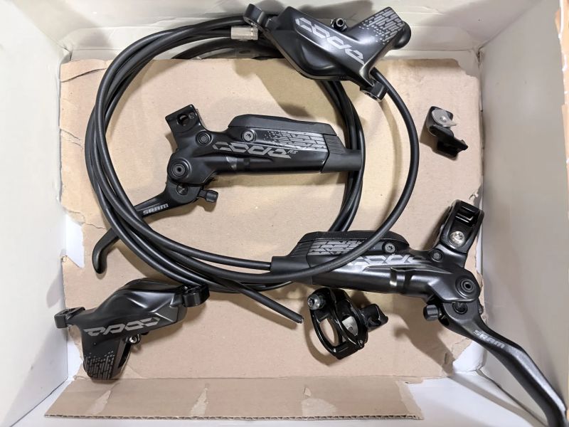 Brzdy komplet Sram Code RS + kotouče Sram Centerline 200 / 220 mm