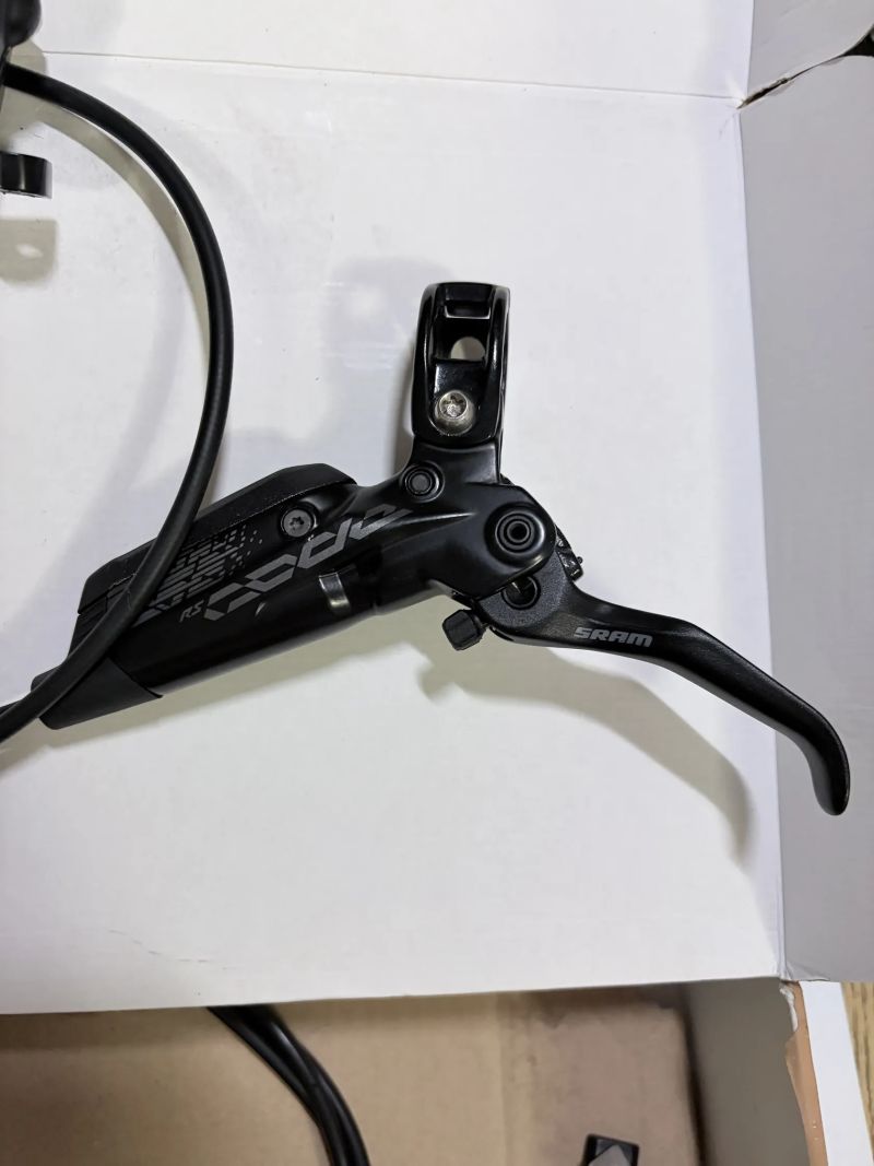 Brzdy komplet Sram Code RS + kotouče Sram Centerline 200 / 220 mm