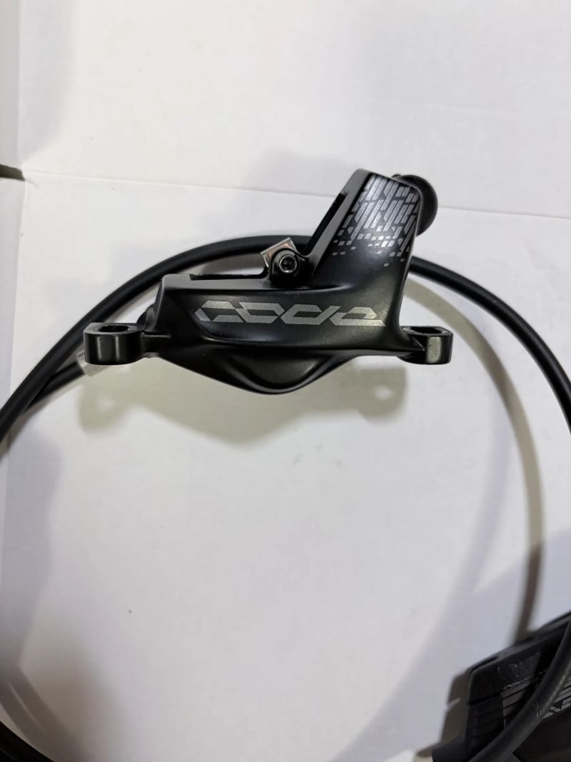 Brzdy komplet Sram Code RS + kotouče Sram Centerline 200 / 220 mm