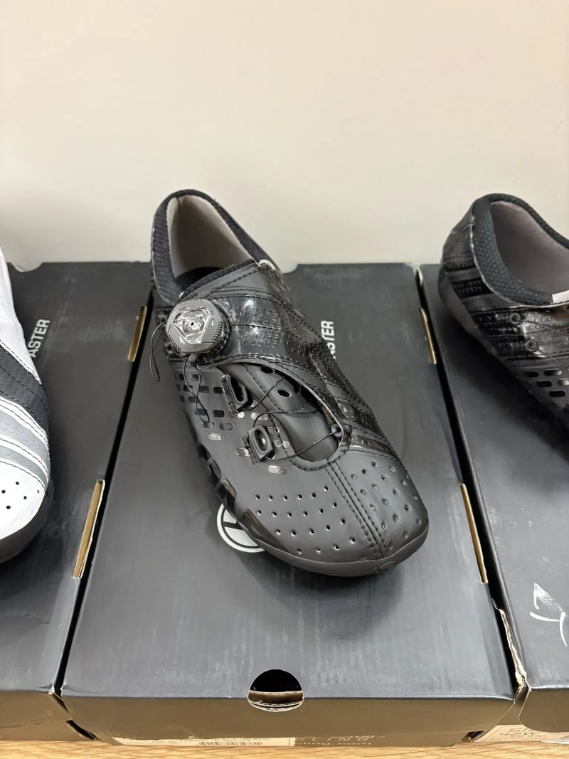 Silniční tretry Bont HELIX