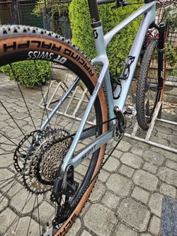 Zapletené kola DT Swiss XR1850