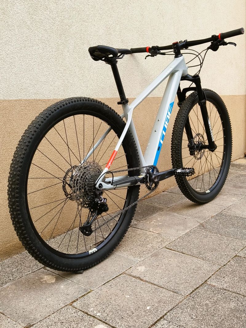 CUBE REACTION C:62 PRO, vel M, carbon 29", 11,2 kg, Shimano XT