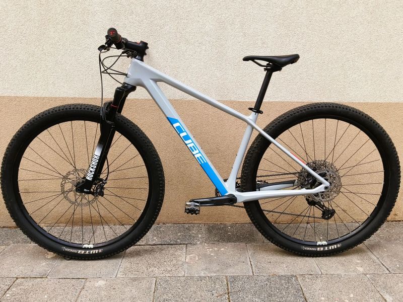 CUBE REACTION C:62 PRO, vel M, carbon 29", 11,2 kg, Shimano XT