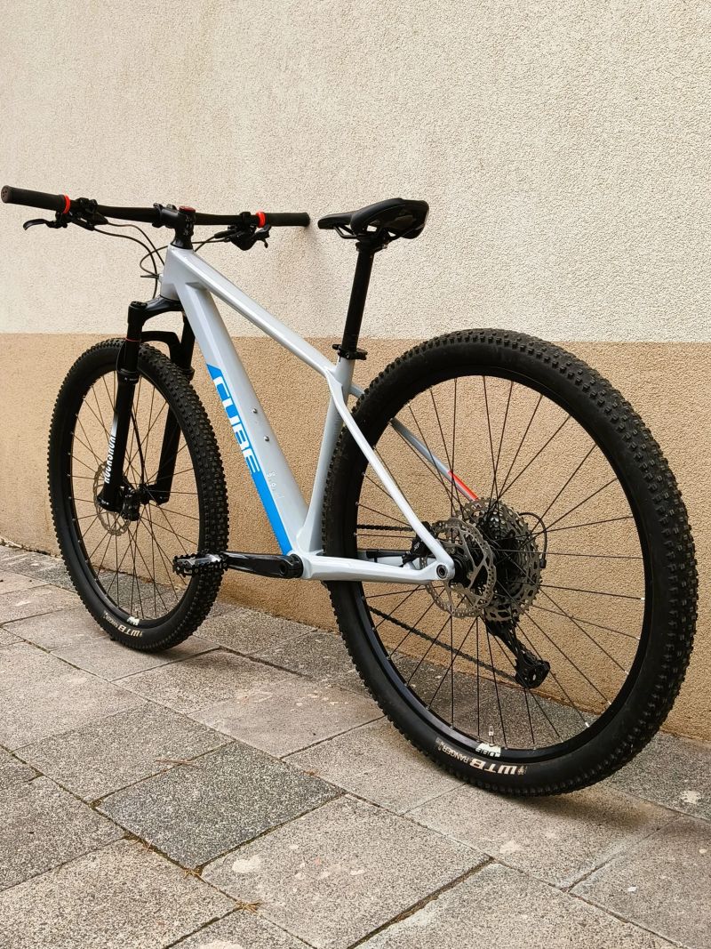 CUBE REACTION C:62 PRO, vel M, carbon 29", 11,2 kg, Shimano XT