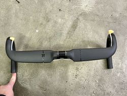 Karbonová aero řídítka 3T Aeroflux LTD, 420 mm - NOVÉ, NEJETÉ