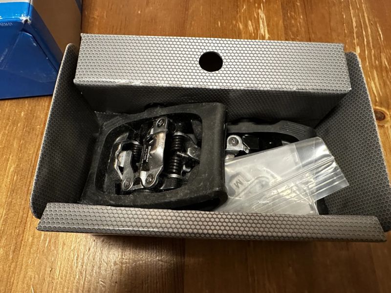 Nášlapné pedály Shimano PD-T400 CLIC´R, kompletní balení