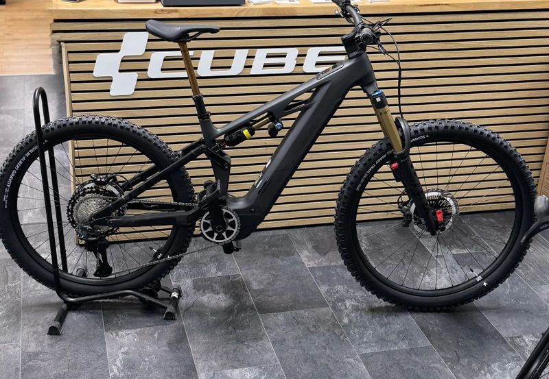 Cube STEREO HYBRID ONE77 HPC AT 800 carbon´n´gold - L