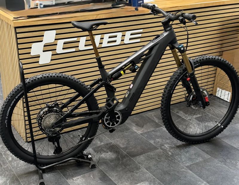 Cube STEREO HYBRID ONE77 HPC AT 800 carbon´n´gold - L