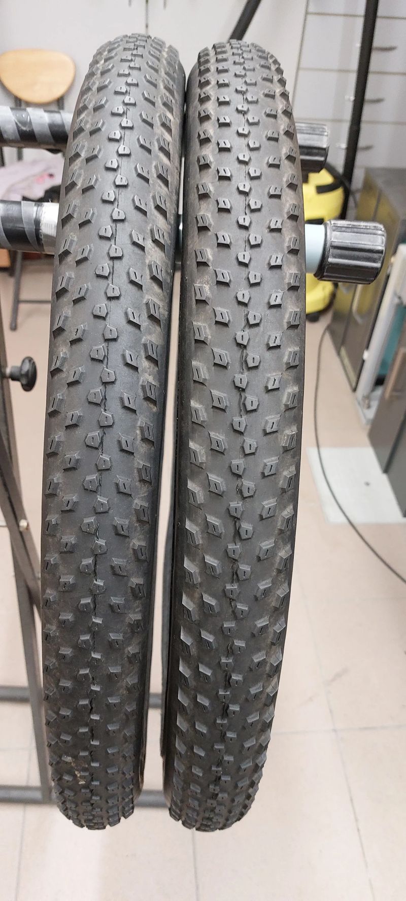 Prodám Tufo 900,- kč za oba