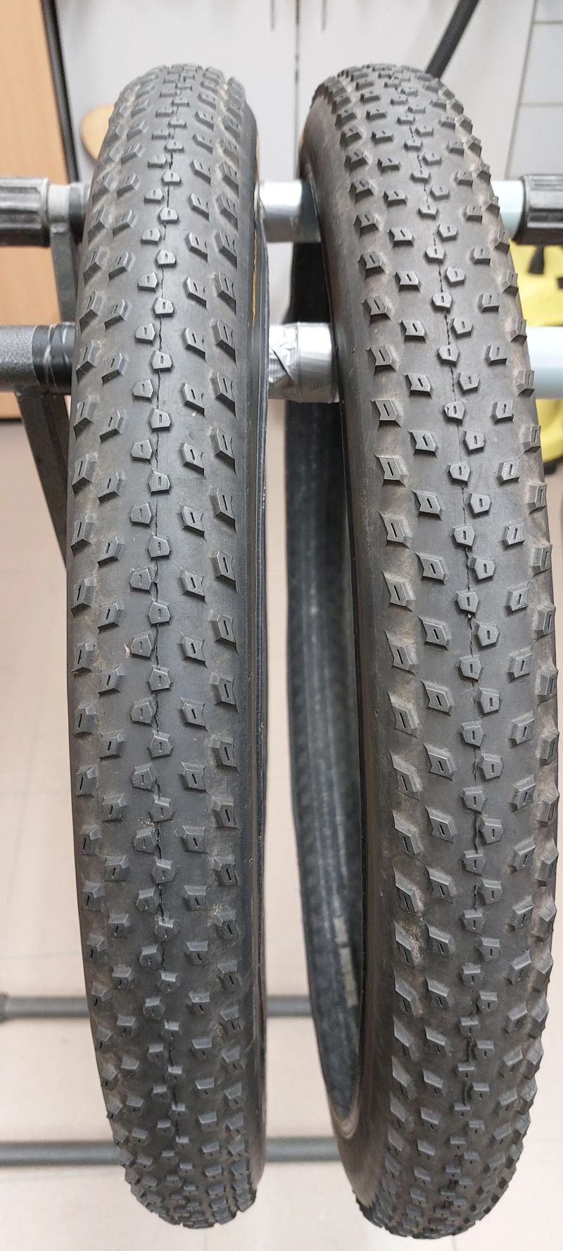 Prodám Tufo 900,- kč za oba