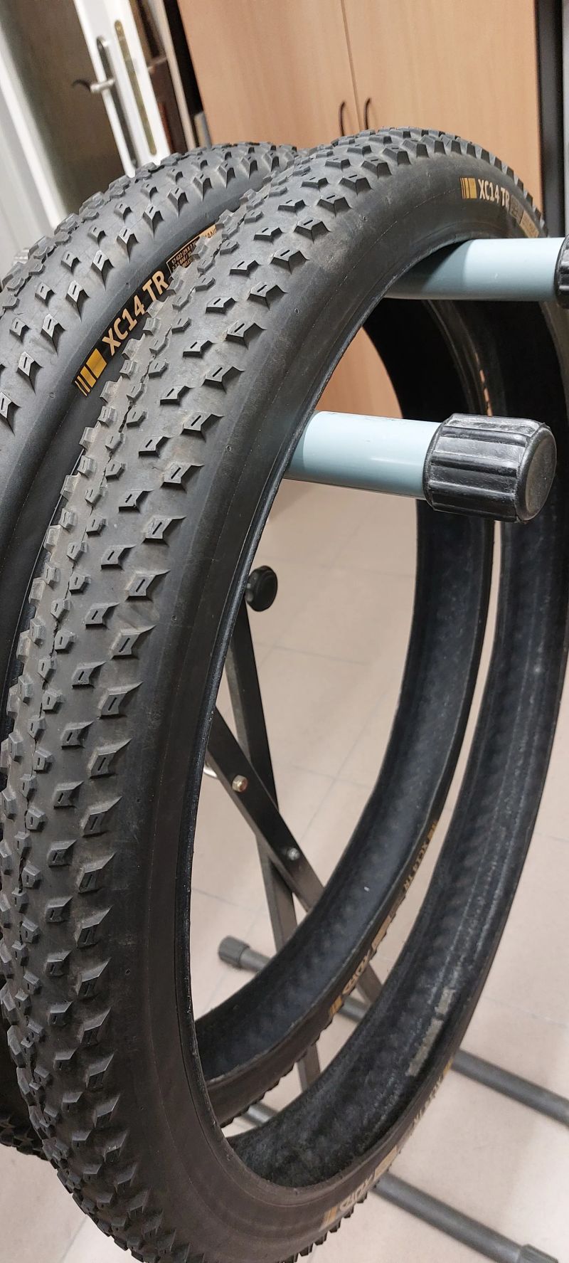 Prodám Tufo 900,- kč za oba