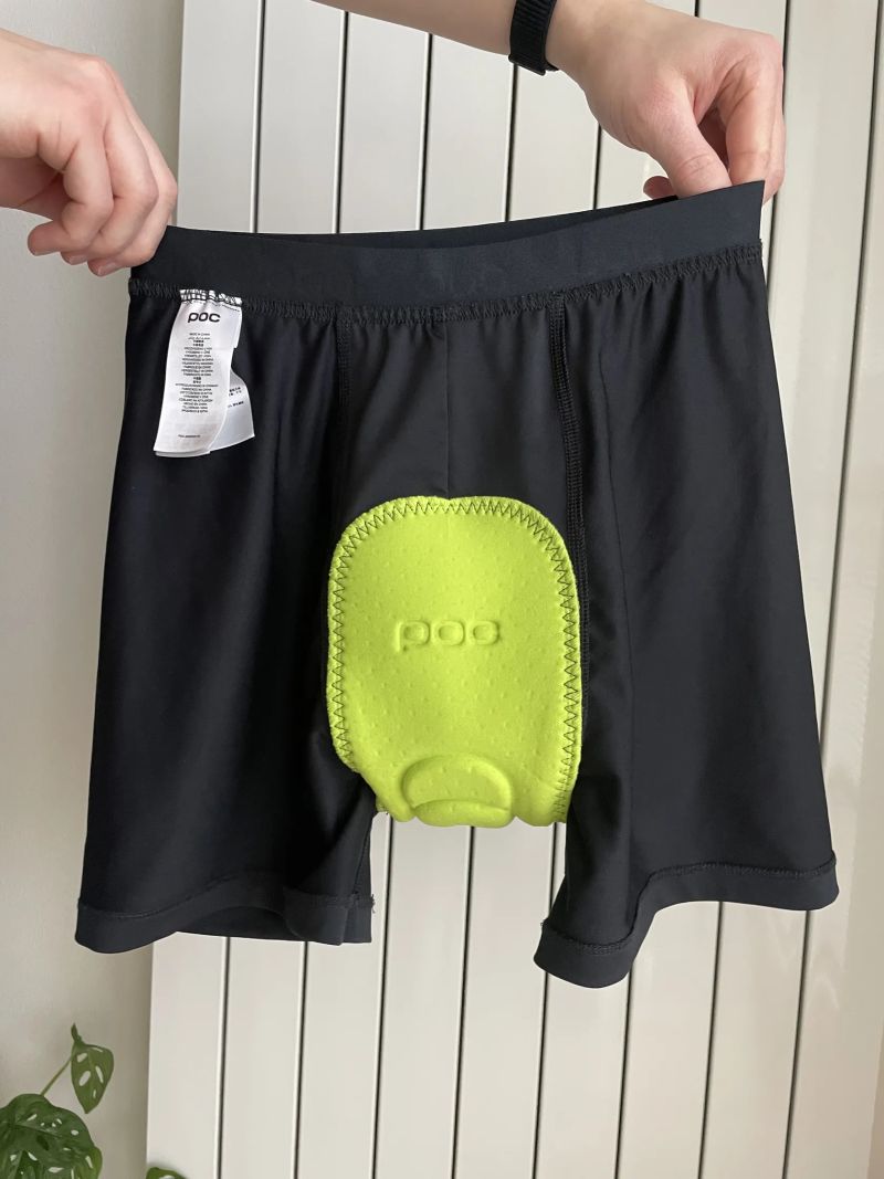 Cyklistické kraťasy POC