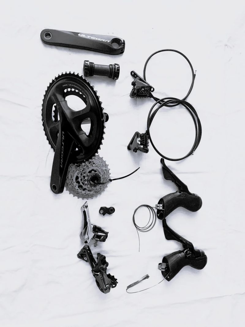 Ultegra R8000 mechanická, kotoučové brzdy