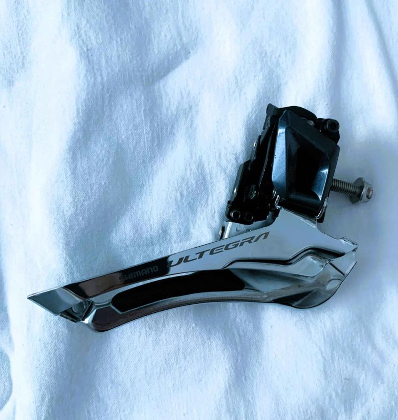 Ultegra R8000 mechanická, kotoučové brzdy