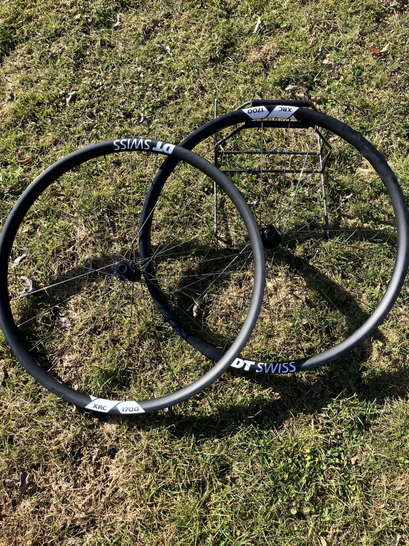 DT swiss XRC 1700 nová nejetá 29´ zapletená karbonová kola