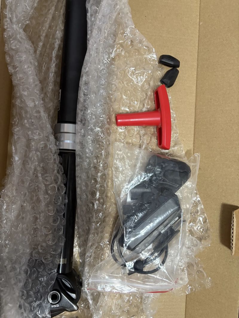 Rock Shox REVERB AXS A1 125mm,30,9 + nabíjačka,páčka,baterka