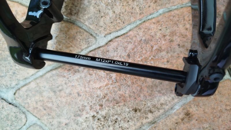 Nový karbonový MTB rám Spcycle 29" Boost vel. 21"