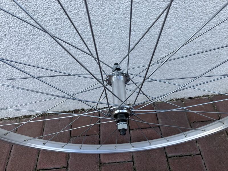 Přední kolo silniční pláštové