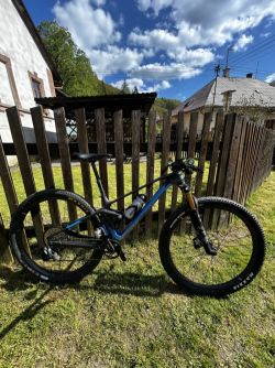 MONDRAKER F-PODIUM CARBON R 2022, CARBON/MARLIN BLUE, VE VELIKOSTI S! Použité