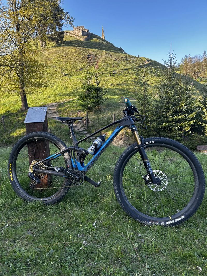 MONDRAKER F-PODIUM CARBON R 2022, CARBON/MARLIN BLUE, VE VELIKOSTI S! Použité
