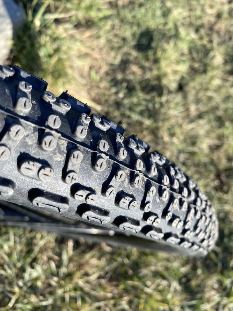 Giant Revolt 2 – vel. S – 300 km – záruka