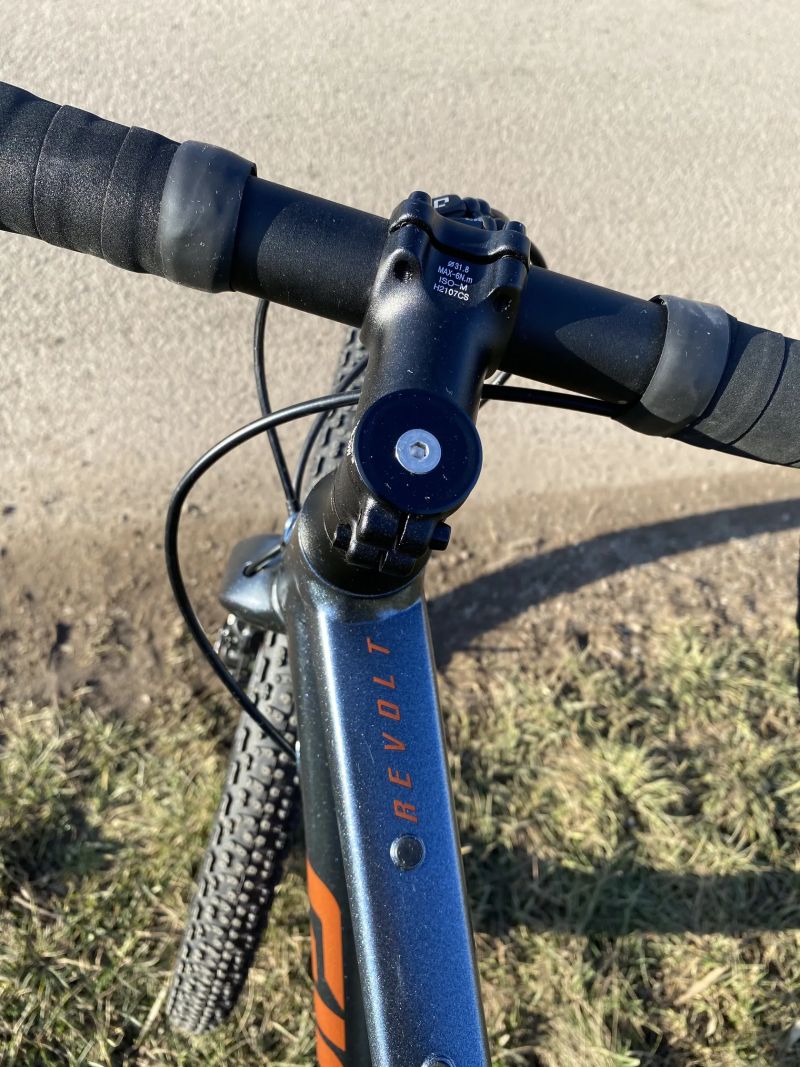 Giant Revolt 2 – vel. S – 300 km – záruka