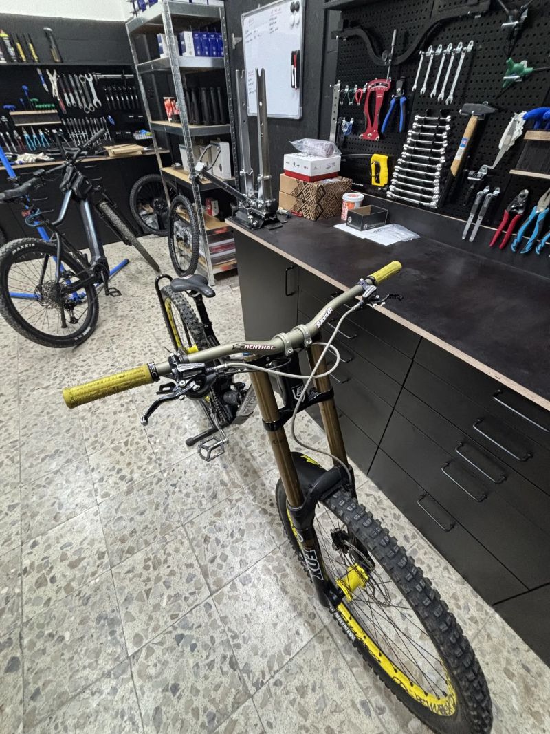 Commencal Supreme v4
