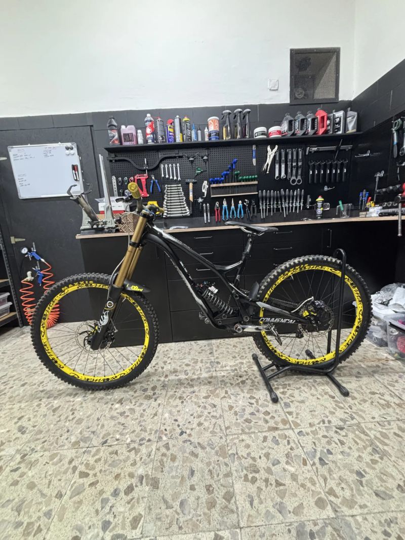 Commencal Supreme v4