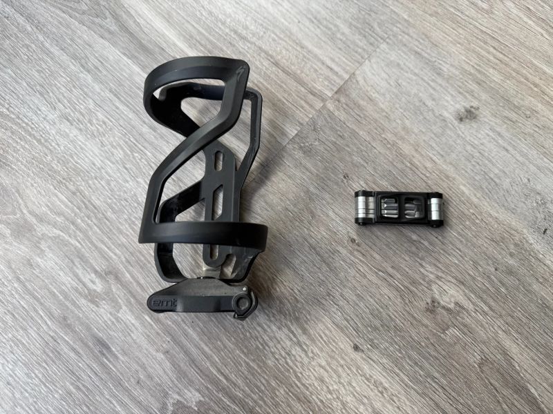 Specialized Zee Cage + Swat nářadí