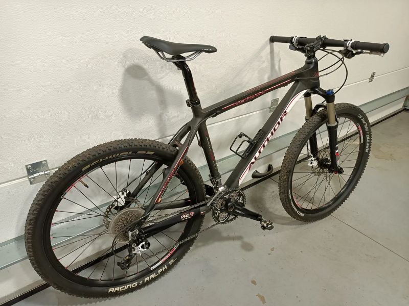 Author Revolt carbon