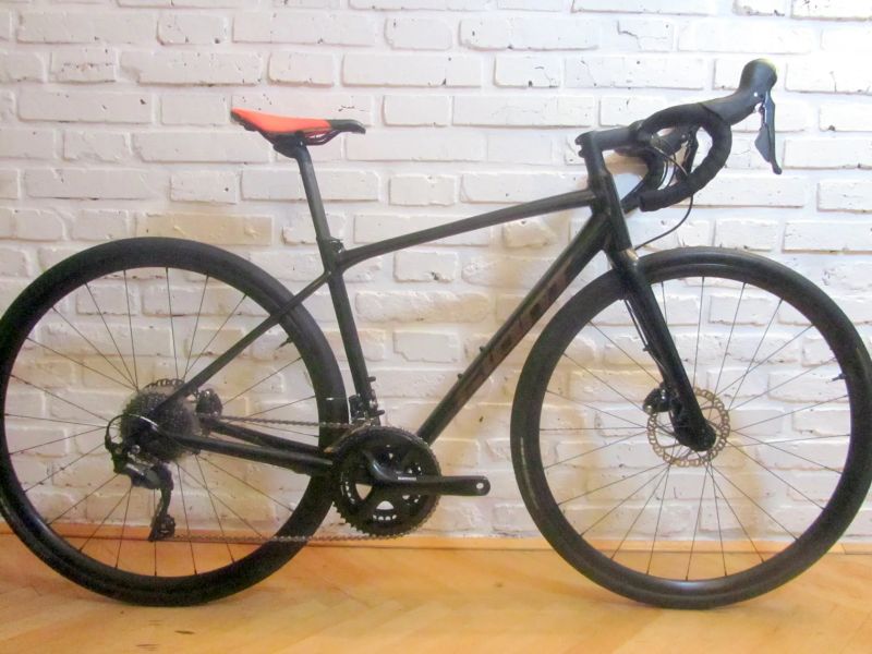 GIANT CONTEND AR1 2024 na Shimano 105, vel S. STAV NOVÉHO KOLA. PC 47000 Kč. 1ROK ZÁRUKA