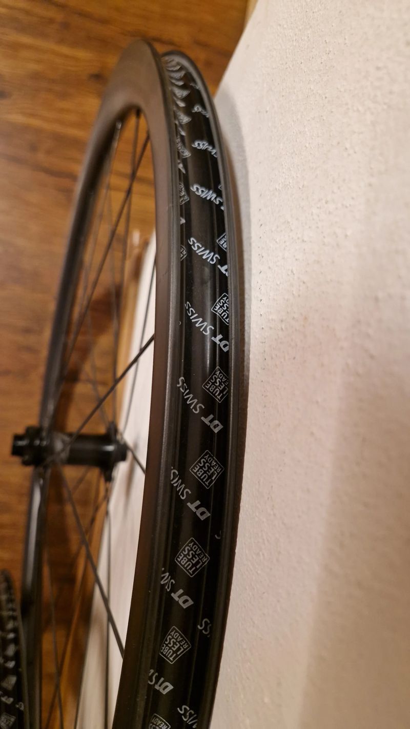 Karbon kola na Zipp nábojích