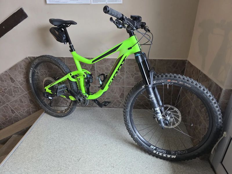 Giant Reign Advanced 1