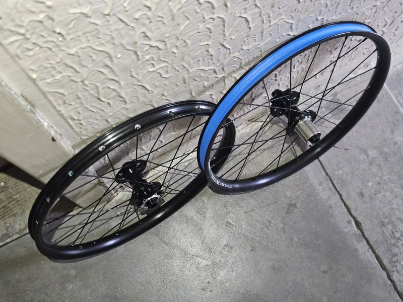 Zapletená kola Woom 4 OFF (20")